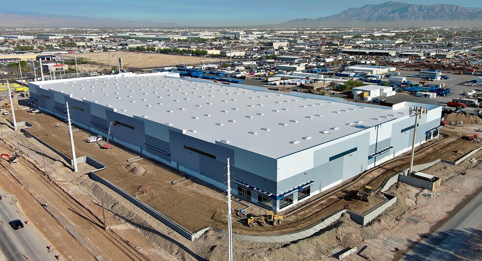 More Photos Of 5210 E Carey Ave, Las Vegas Distribution For Lease