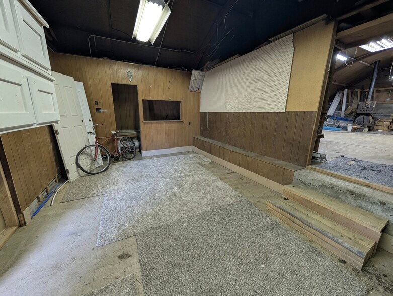 More Photos Of 1015 3rd Ave, Greeley Self Storage For Sale