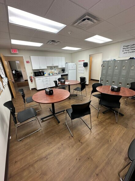 More Photos Of 1250 Rochester St, Lima Light Manufacturing For Lease