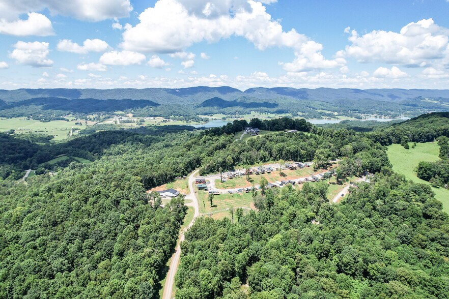 More Photos Of 180 Lakeland Ridge Rd, Bean Station Specialty For Sale