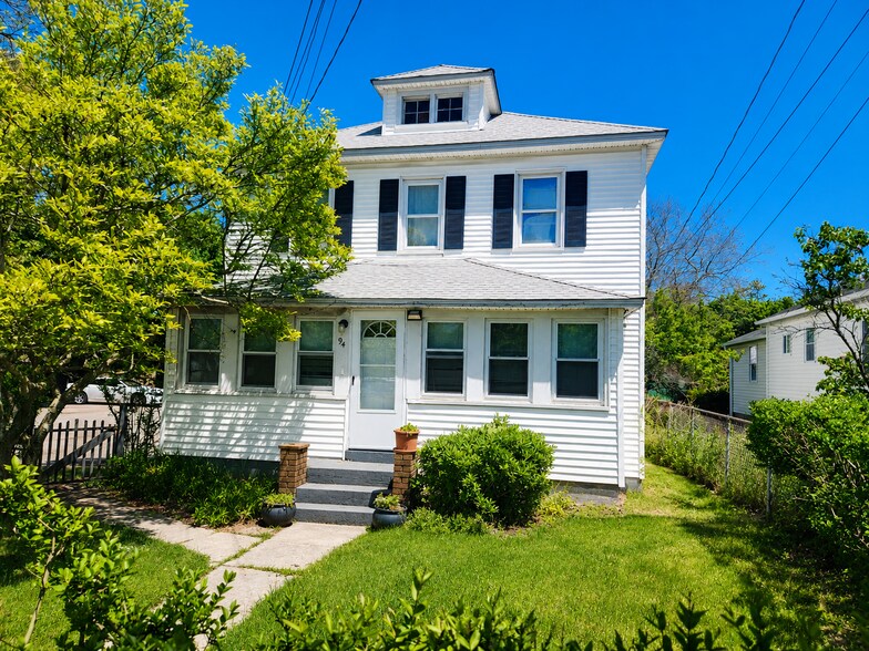 More Photos Of 90 Old Quogue Rd, Riverhead Apartments For Sale