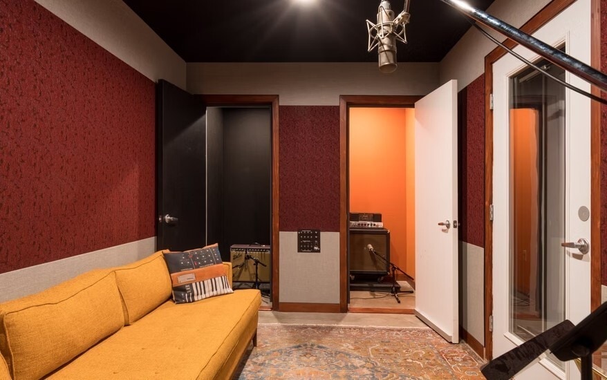 More Photos Of 211 W Avenue 33, Los Angeles Warehouse For Sale