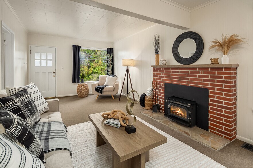 More Photos Of 5011 5th Ave NE, Seattle Apartments For Sale