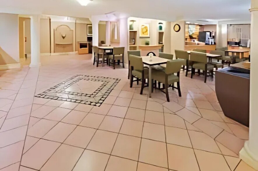 More Photos Of 601 Avenue Q, Lubbock Hotel For Sale