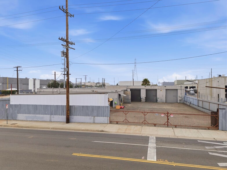 More Photos Of 4337 Downey Rd, Los Angeles Service For Sale