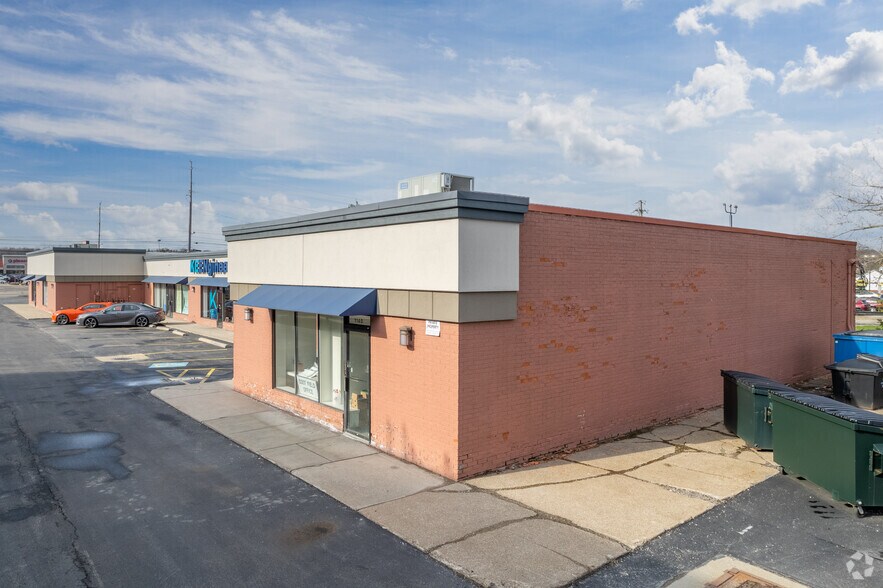 More Photos Of 1120-1144 W Pleasant Valley Rd, Parma Storefront Retail Office For Lease