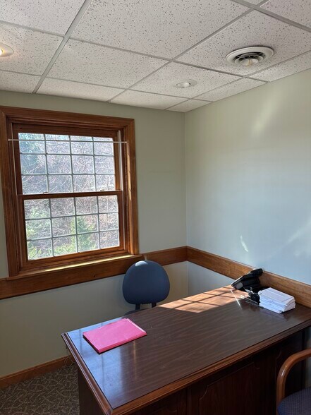 More Photos Of 40 S River Rd, Bedford Medical For Sale