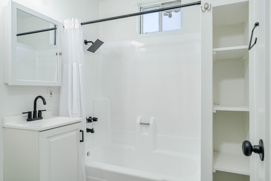 More Photos Of 4301 W Lilac Ave, Santa Ana Multifamily For Sale