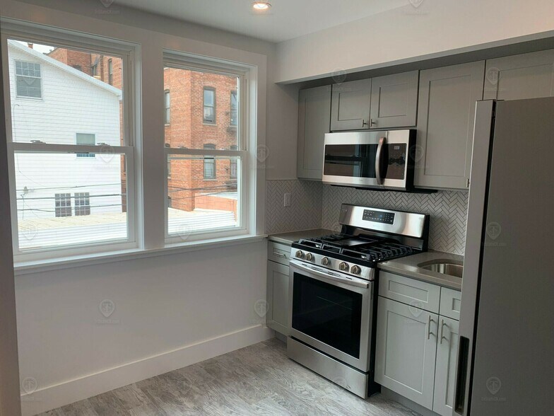 More Photos Of 692 Coney Island Ave, Brooklyn Storefront For Sale