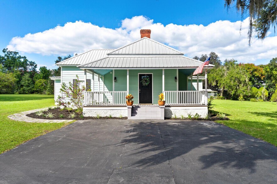 Primary Photo Of 229 W McClendon St, Lady Lake Office Residential For Sale