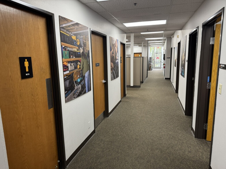 More Photos Of 14200 SW 72nd Ave, Portland Warehouse For Sale