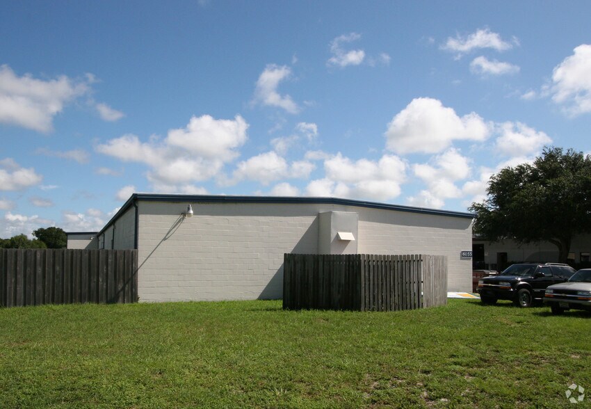 More Photos Of 6055 Porter Way, Sarasota Warehouse For Lease