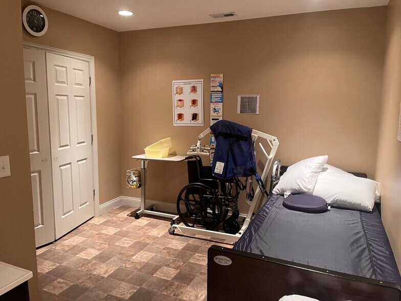 More Photos Of 1815 S Walnut St, Bloomington Loft Creative Space For Sale