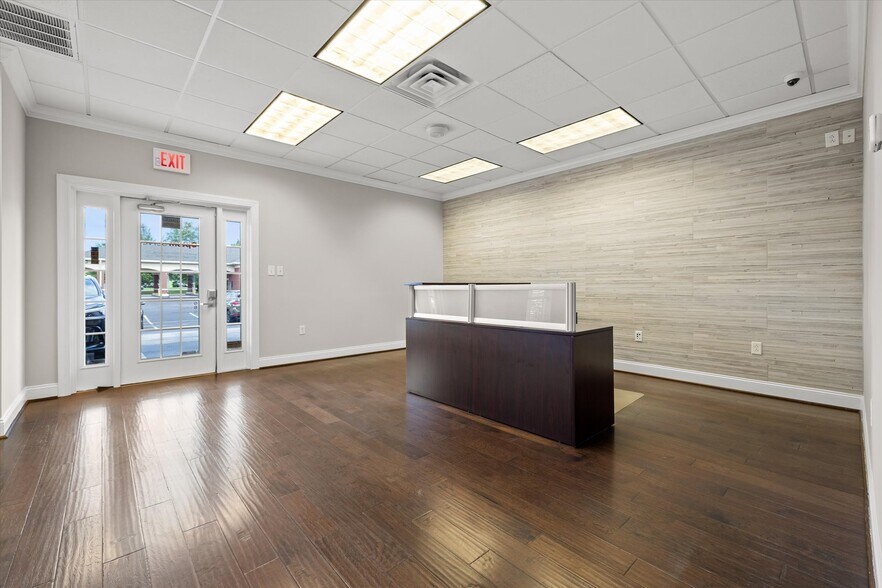 More Photos Of 7446 Shallowford Rd, Chattanooga Medical For Lease