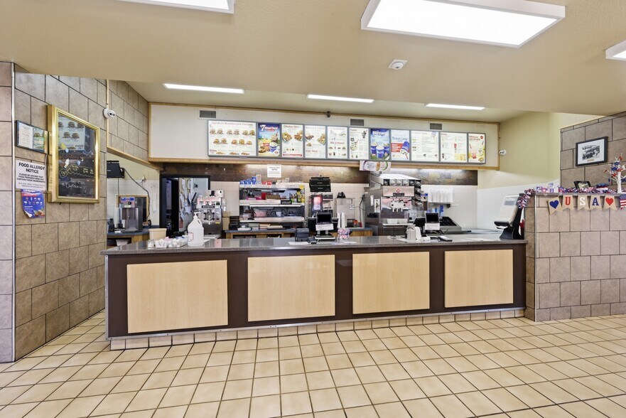 More Photos Of 47720 Or-58 Hwy, Oakridge Fast Food For Sale