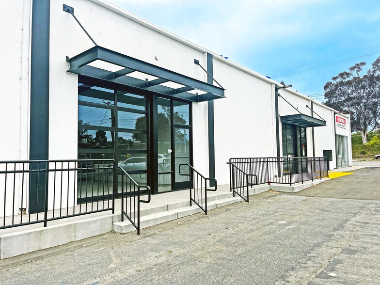 Primary Photo Of 3860 E Main St, Ventura Freestanding For Lease