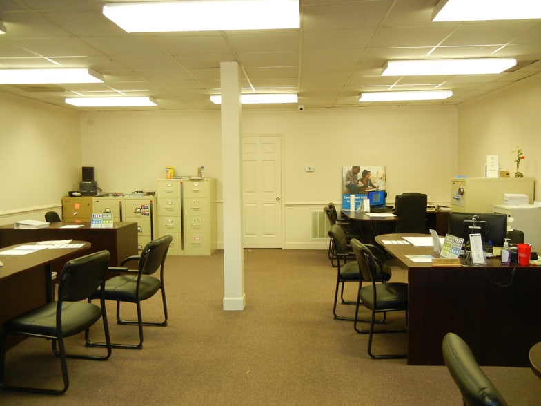 More Photos Of 1900 Taylor St, Columbia Freestanding For Lease