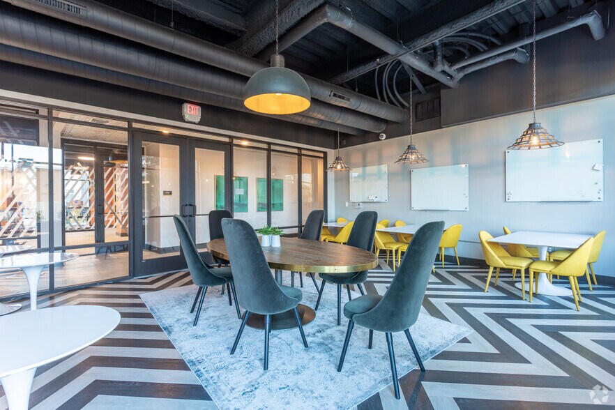 More Photos Of 306 E 10TH St, Greenville Apartments For Lease