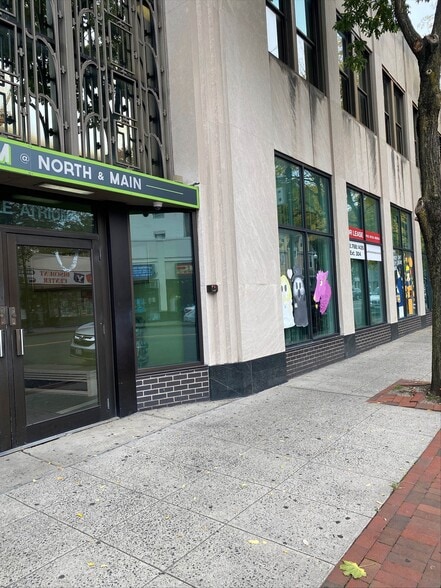 More Photos Of 466 Main St, New Rochelle Medical For Lease