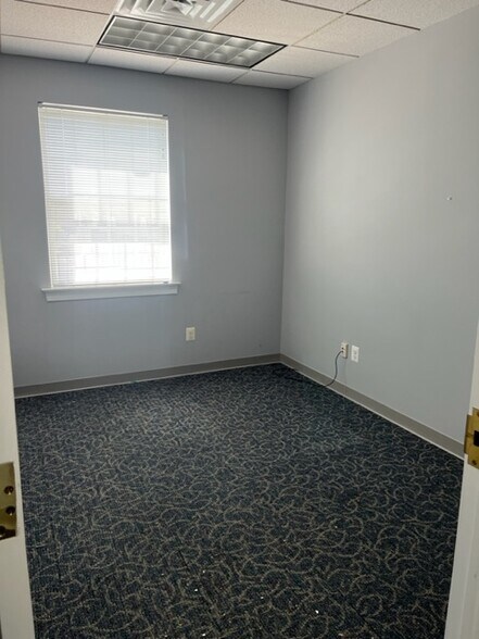 More Photos Of 101 Charles St, La Plata Medical For Lease