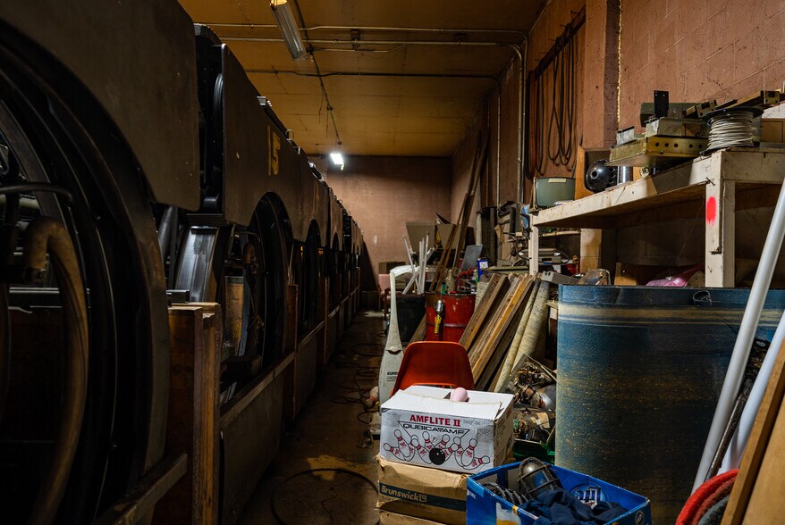 More Photos Of 675 Grant St, Winneconne Bowling Alley For Sale