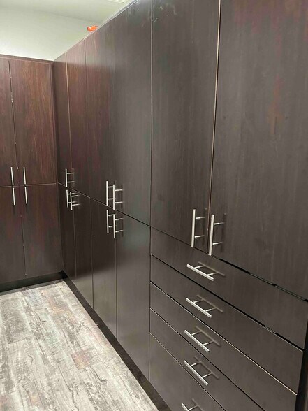 More Photos Of 7148 Trail Lake Dr, Fort Worth Medical For Sale