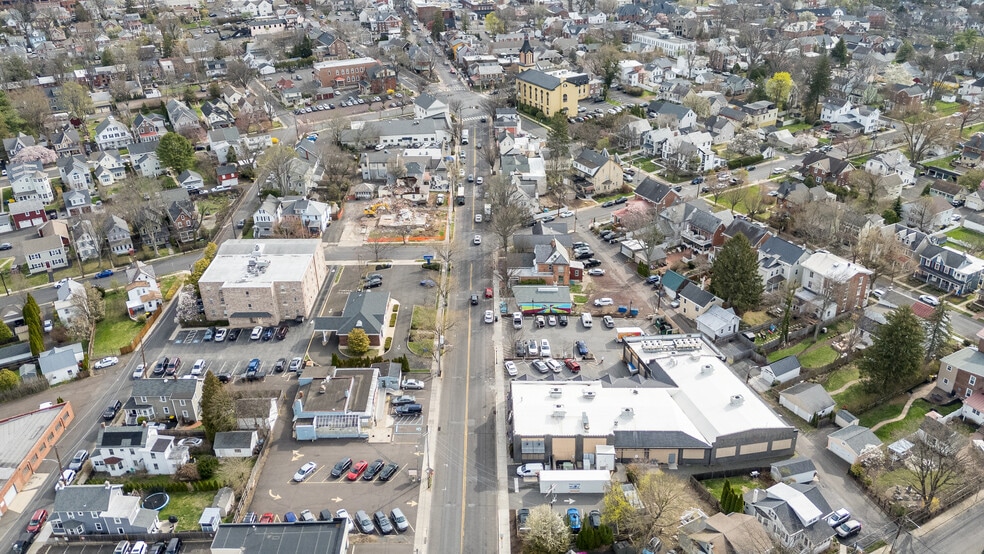 More Photos Of 203 W State St, Doylestown General Retail For Sale