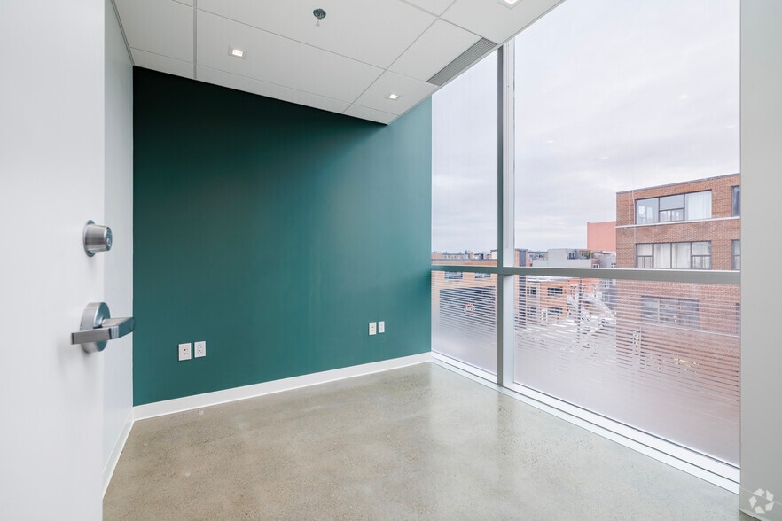 More Photos Of 7236 St Waverly, Montréal Office For Lease