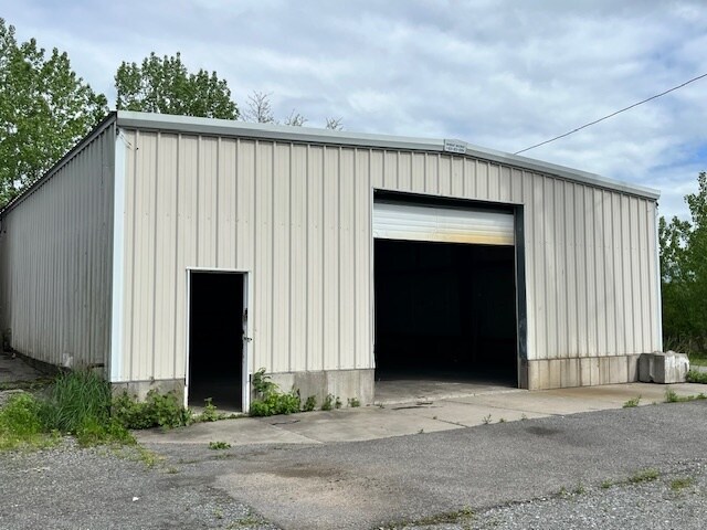 More Photos Of 3318 Burnet Ave, Syracuse Manufacturing For Lease