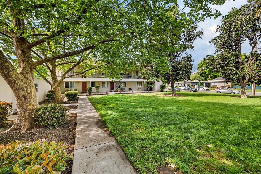 More Photos Of 161-261 Cohasset Ln, Chico Apartments For Sale