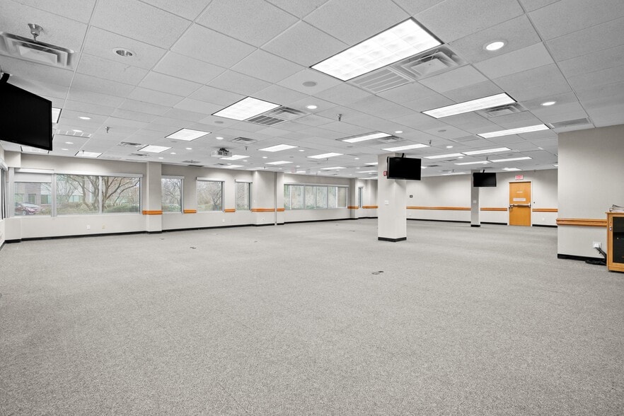 More Photos Of 46611 Corporate Dr, Lexington Park Office For Lease