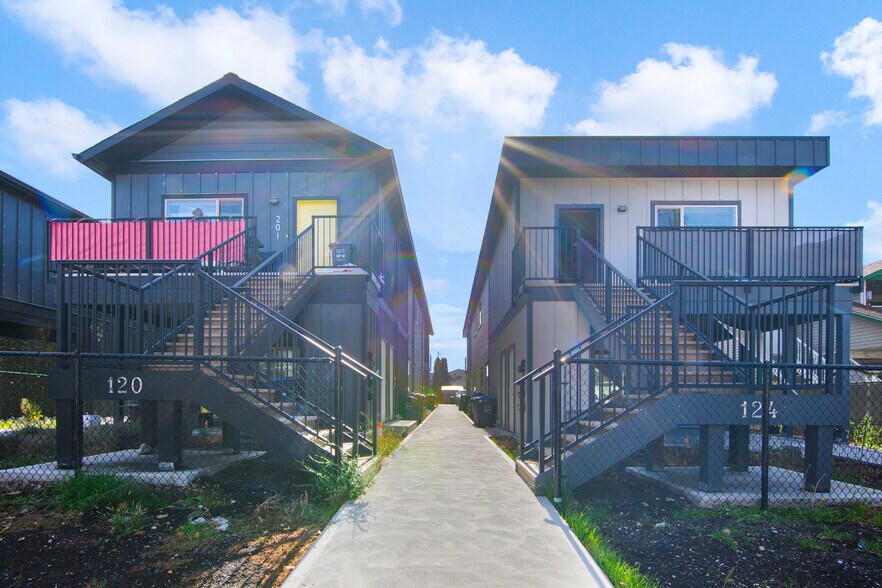 More Photos Of 124 Calgary Av, Penticton Apartments For Sale