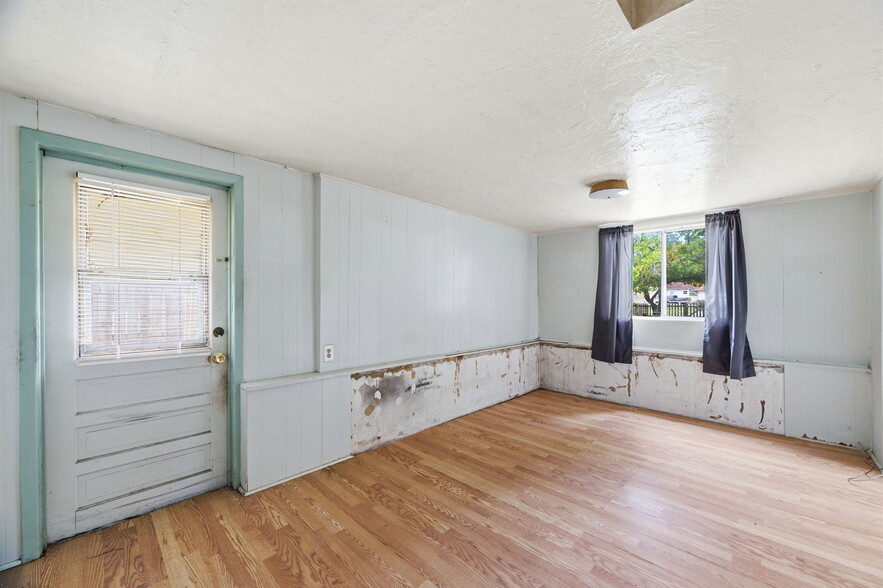 More Photos Of 927 Yale St N, Saint Petersburg Multifamily For Sale