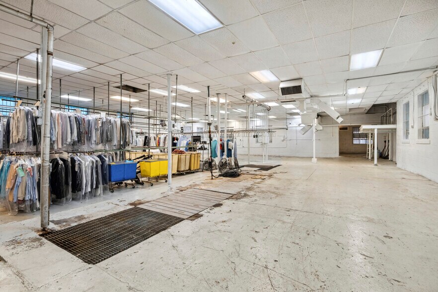 More Photos Of 5325 Canal Blvd, New Orleans General Retail For Sale