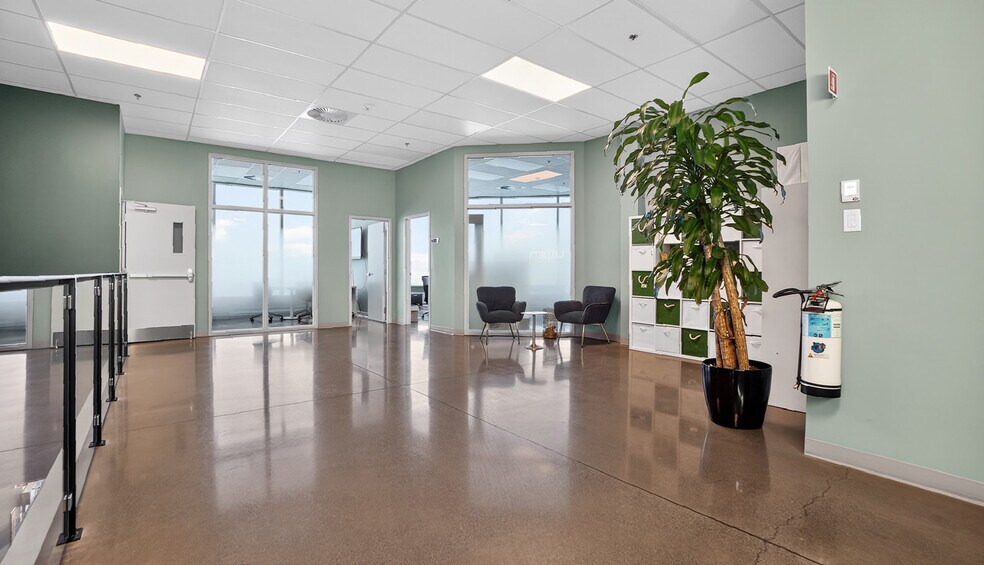 More Photos Of 960-1000 Rue Parent, St-Bruno-de-Montarville Distribution For Lease