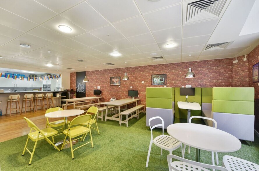 More Photos Of 3 Dorset Rise, London Office For Lease