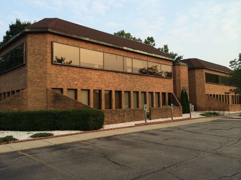 More Photos Of 4870 Clark Rd, Ypsilanti Medical For Lease