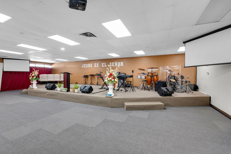 More Photos Of 831 S Circle Dr, Colorado Springs Storefront Retail Office For Sale