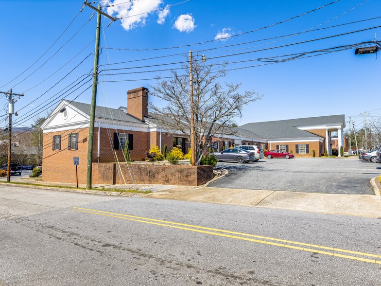 Primary Photo Of 90 S Caldwell St, Brevard Medical For Lease