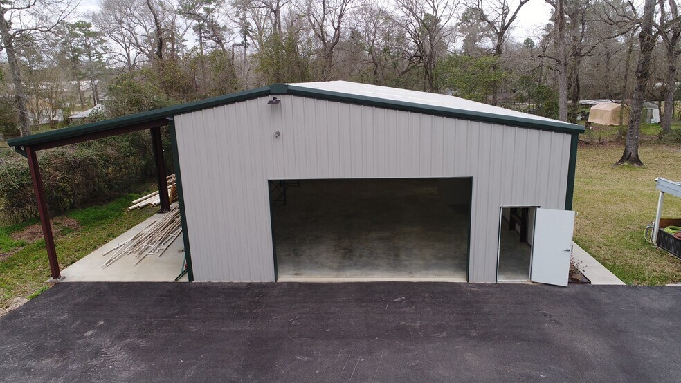 More Photos Of 9144 Sharyn Dr, Conroe Warehouse For Lease
