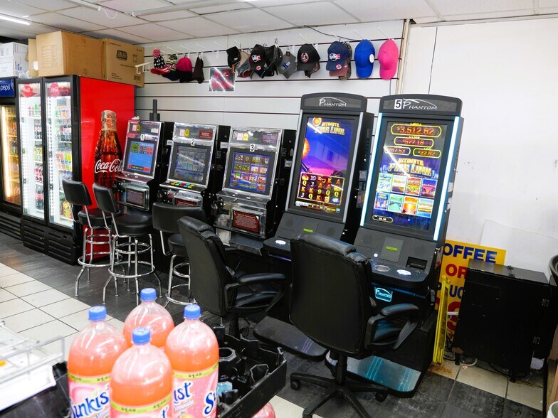 More Photos Of 8435 Tidwell Rd, Houston Service Station For Sale