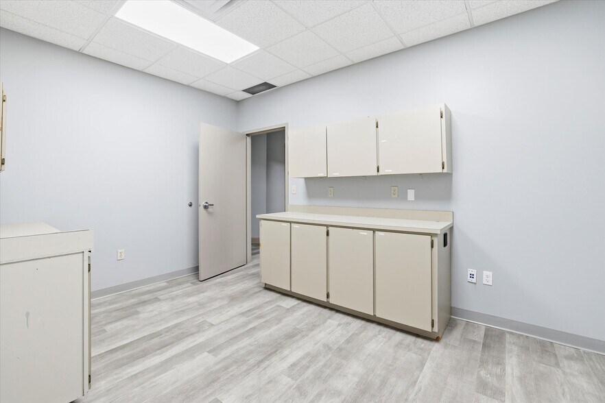 More Photos Of 2252 Killearn Center Blvd, Tallahassee Office For Lease