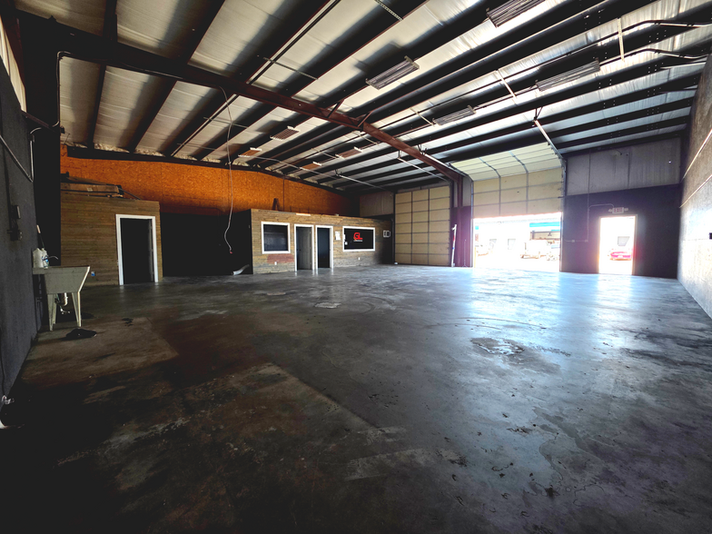 More Photos Of 6225 E Highway 114, Rhome Unknown For Lease