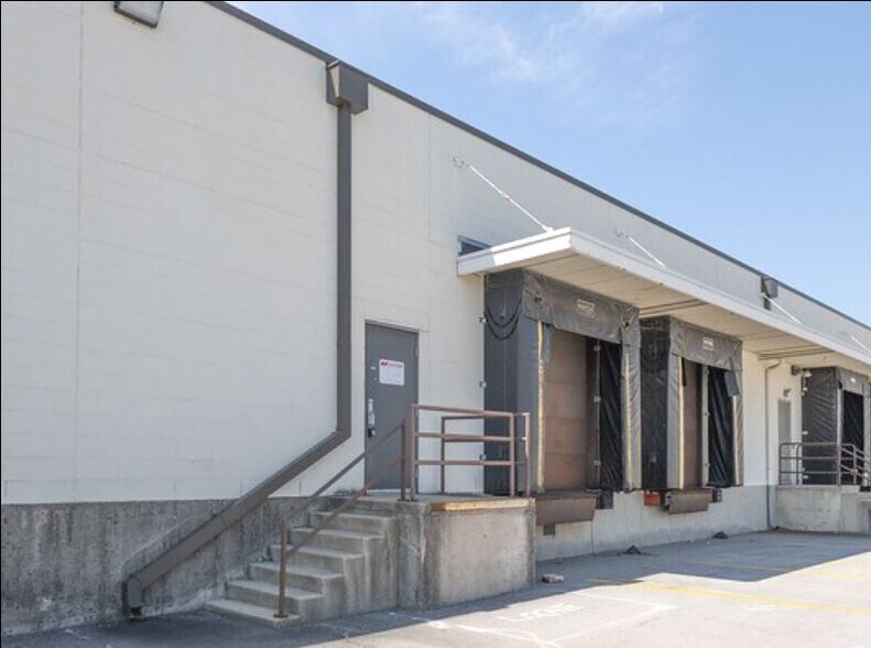 More Photos Of 4031-4149 N Clinton St, Fort Wayne Warehouse For Lease