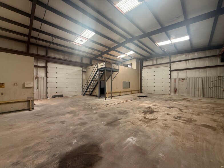 More Photos Of 9105 W Interstate 20, Midland Warehouse For Lease