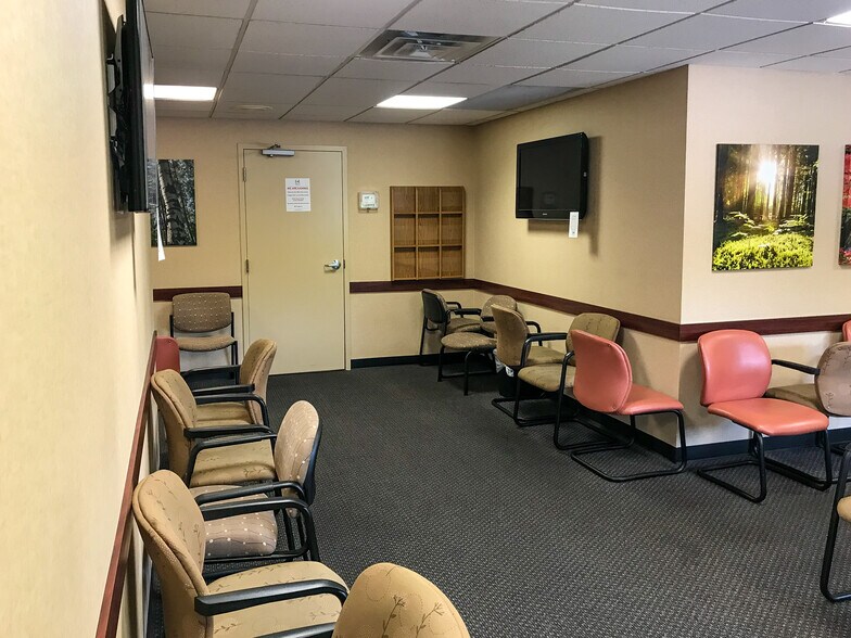 More Photos Of 3829 Woodley Rd, Toledo Medical For Lease