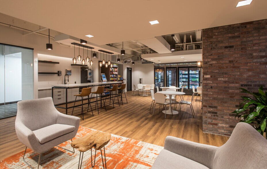 More Photos Of 3550 N Central Ave, Phoenix Office For Lease