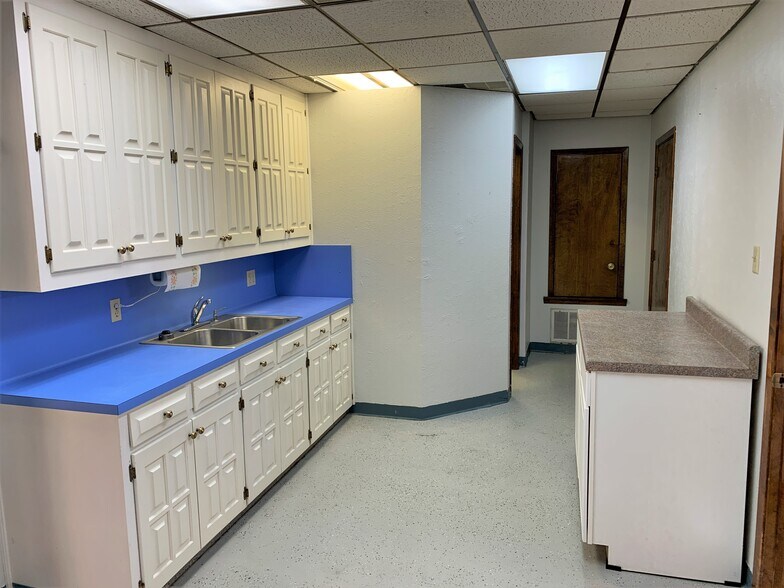 More Photos Of 6887 State Highway 31 E, Murchison Warehouse For Sale