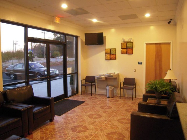 More Photos Of 3610 N Roxboro St, Durham Office For Sale