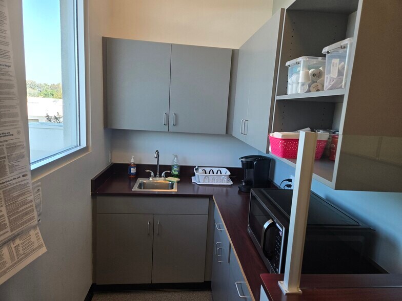 More Photos Of 14788 Pipeline Ave, Chino Hills Office For Sale